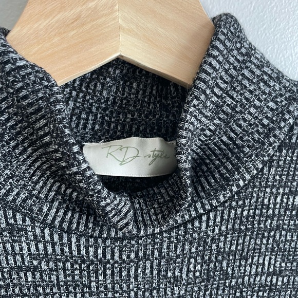 Chic Minimalist Grey Sweater Dress | High Neck Bodycon Capsule Wardrobe Staple - Picture 7 of 8